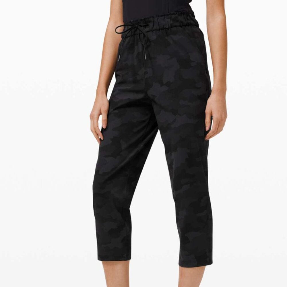 Lululemon Stretch High-Rise Cropped Pant Black Camo
